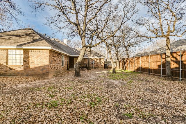 901 Evandale Road, Burleson, TX 76028