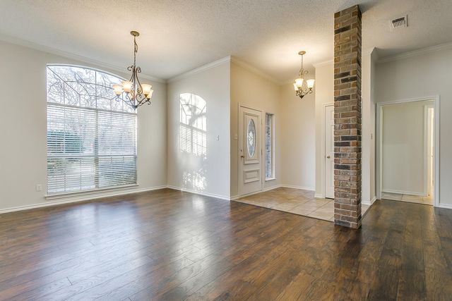 901 Evandale Road, Burleson, TX 76028