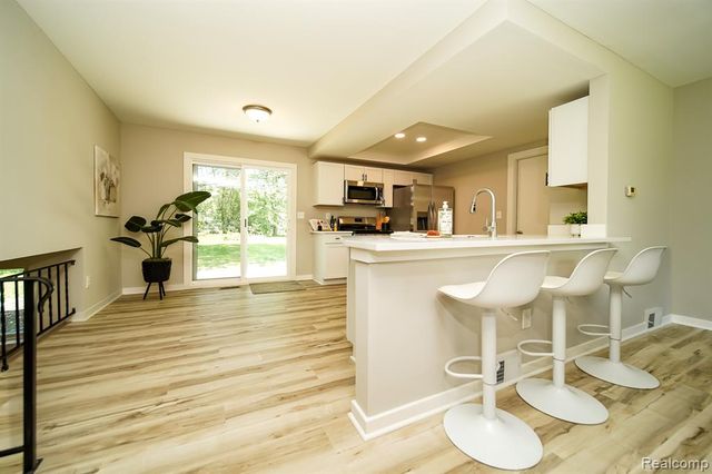48297 Mallard Drive, New Baltimore, MI 48047
