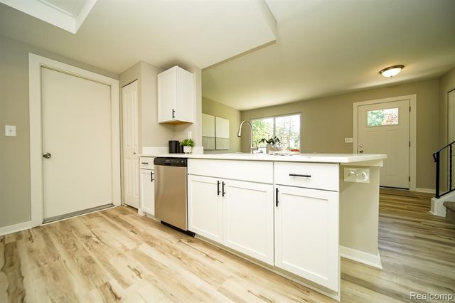 48297 Mallard Drive, New Baltimore, MI 48047