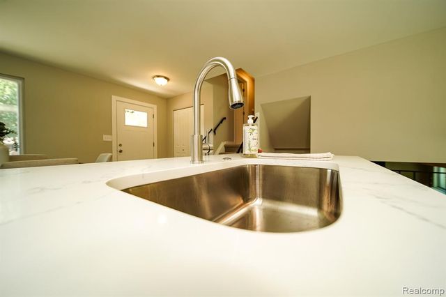 48297 Mallard Drive, New Baltimore, MI 48047