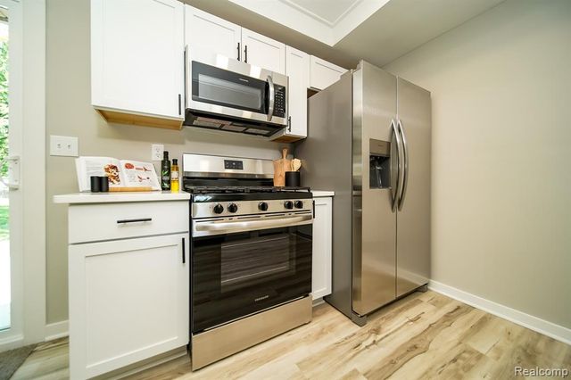 48297 Mallard Drive, New Baltimore, MI 48047