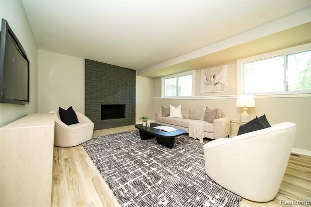 48297 Mallard Drive, New Baltimore, MI 48047