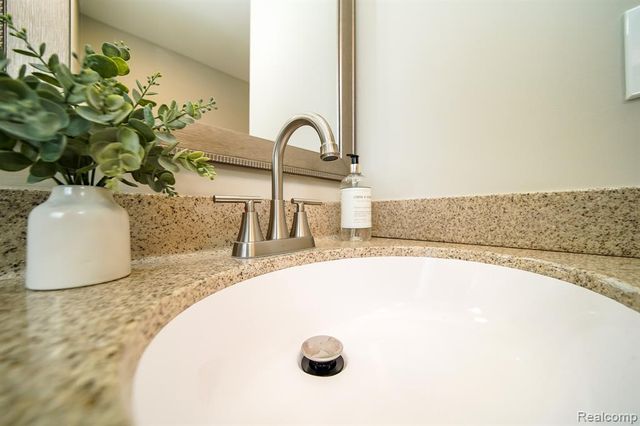 48297 Mallard Drive, New Baltimore, MI 48047