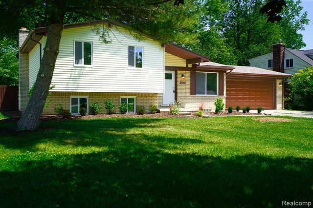 48297 Mallard Drive, New Baltimore, MI 48047