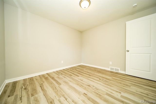 48297 Mallard Drive, New Baltimore, MI 48047