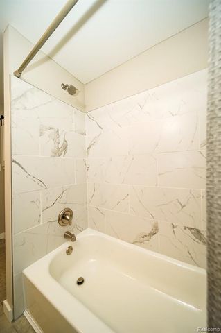 48297 Mallard Drive, New Baltimore, MI 48047