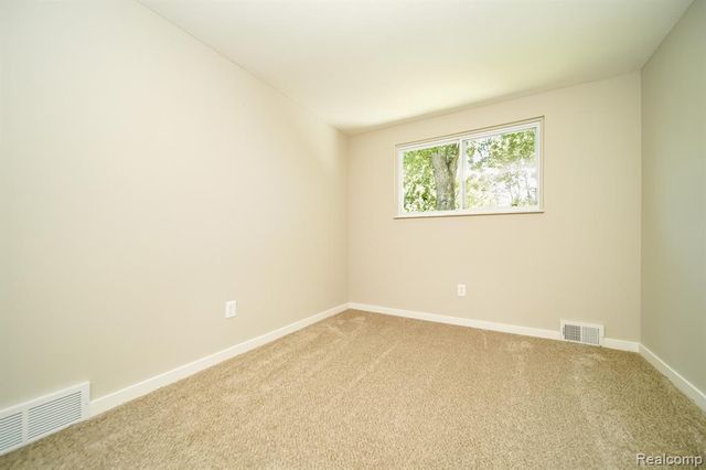 48297 Mallard Drive, New Baltimore, MI 48047