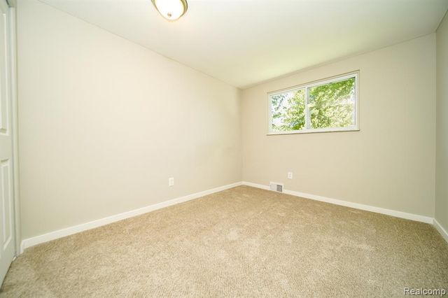 48297 Mallard Drive, New Baltimore, MI 48047
