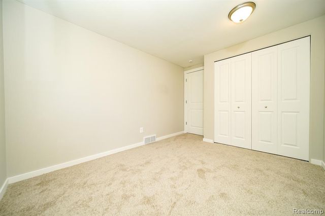 48297 Mallard Drive, New Baltimore, MI 48047
