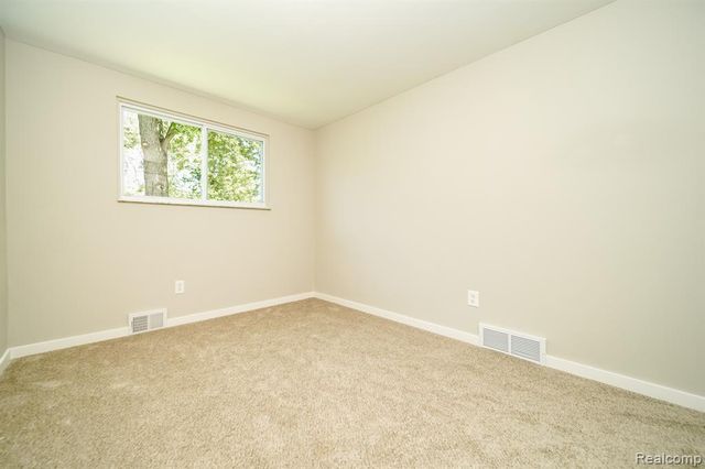 48297 Mallard Drive, New Baltimore, MI 48047
