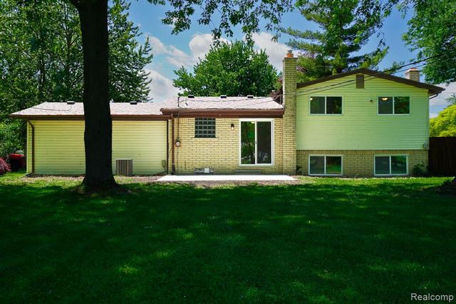 48297 Mallard Drive, New Baltimore, MI 48047