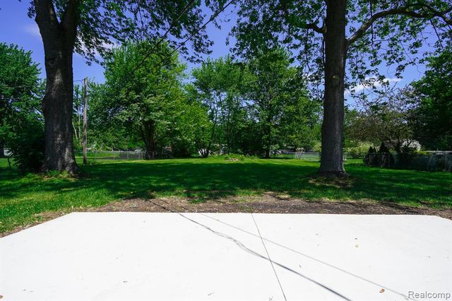 48297 Mallard Drive, New Baltimore, MI 48047