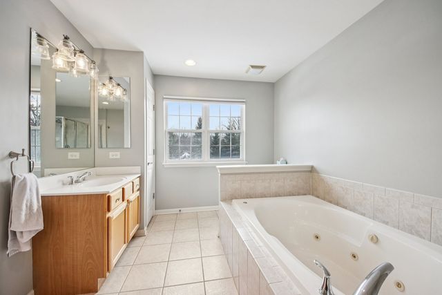 13977 W Emma Lane, Mettawa, IL 60045