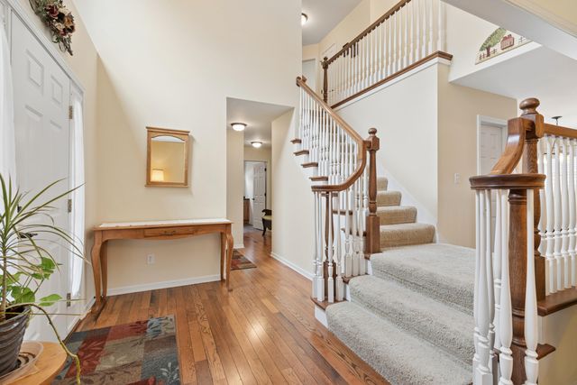 209 Sunflower Drive, Valparaiso, IN 46383