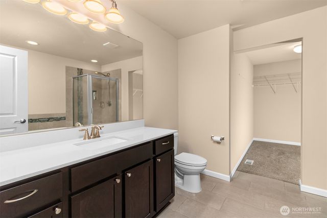 985 Riley Drive E, Enumclaw, WA 98022