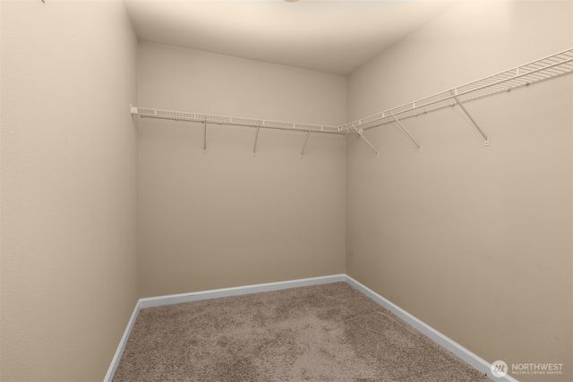 985 Riley Drive E, Enumclaw, WA 98022