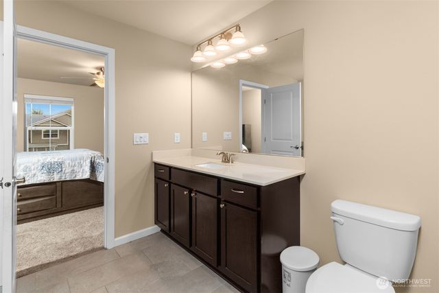 985 Riley Drive E, Enumclaw, WA 98022