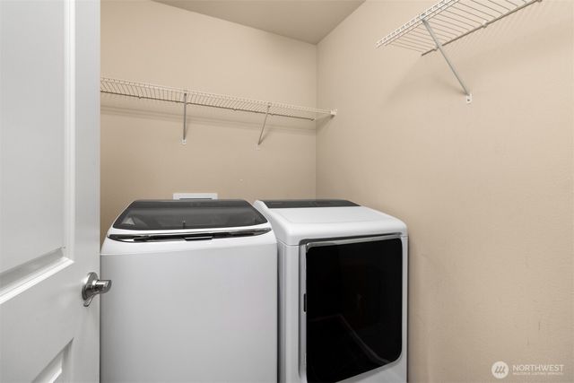 985 Riley Drive E, Enumclaw, WA 98022