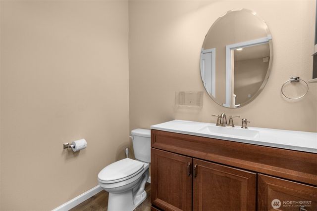 985 Riley Drive E, Enumclaw, WA 98022