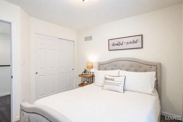 33 Brush Creek Drive, Pacific, MO 63069