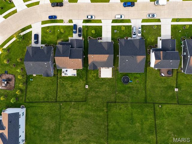 33 Brush Creek Drive, Pacific, MO 63069