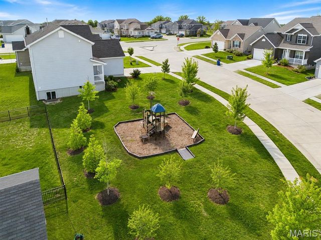 33 Brush Creek Drive, Pacific, MO 63069