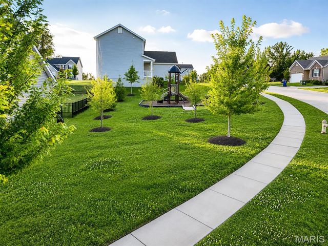 33 Brush Creek Drive, Pacific, MO 63069