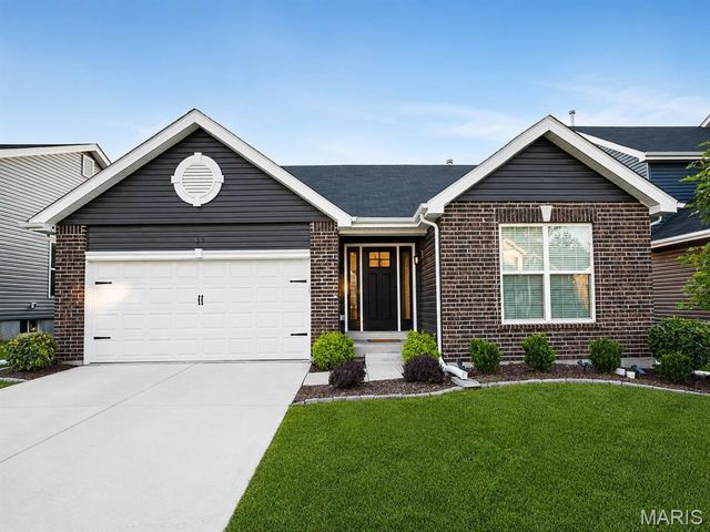 33 Brush Creek Drive, Pacific, MO 63069