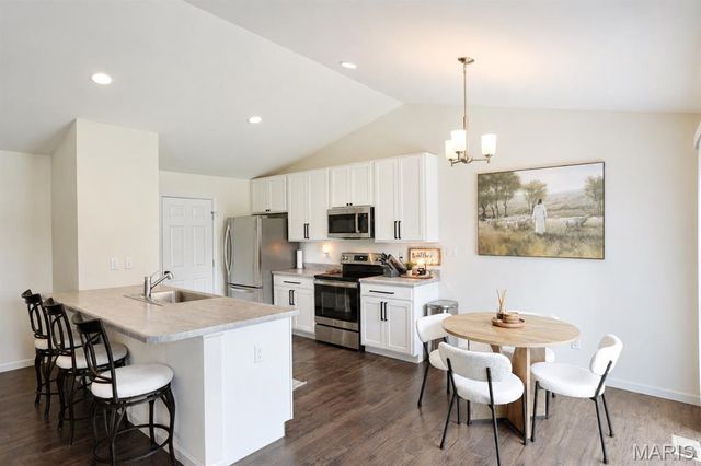 33 Brush Creek Drive, Pacific, MO 63069