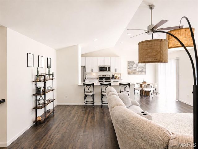 33 Brush Creek Drive, Pacific, MO 63069