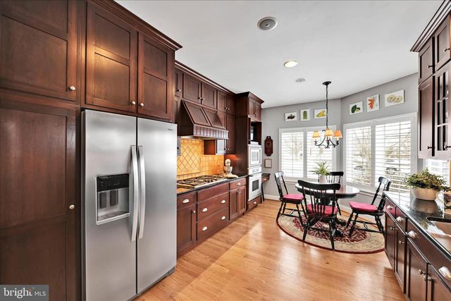 728 WOODFIELD DR, Lititz, PA 17543