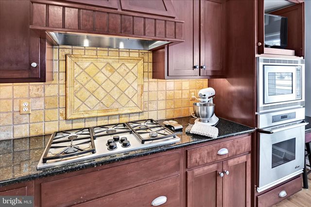 728 WOODFIELD DR, Lititz, PA 17543