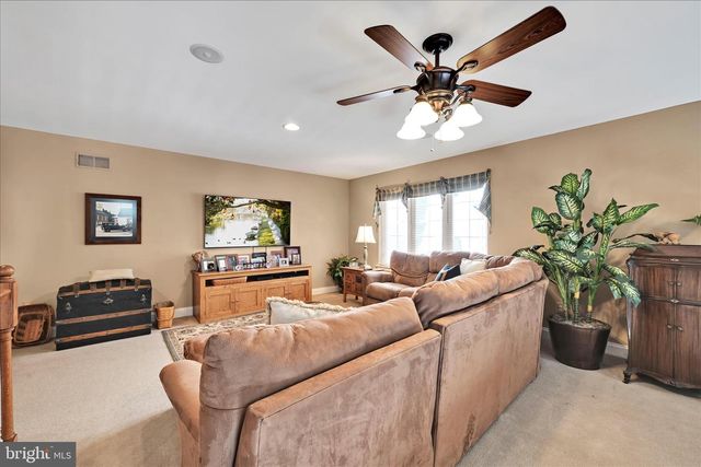 728 WOODFIELD DR, Lititz, PA 17543