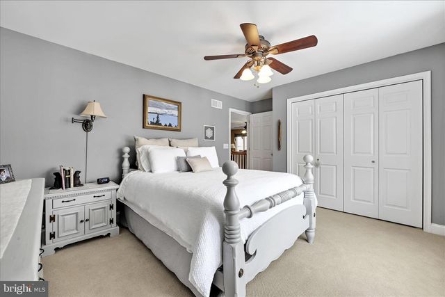 728 WOODFIELD DR, Lititz, PA 17543
