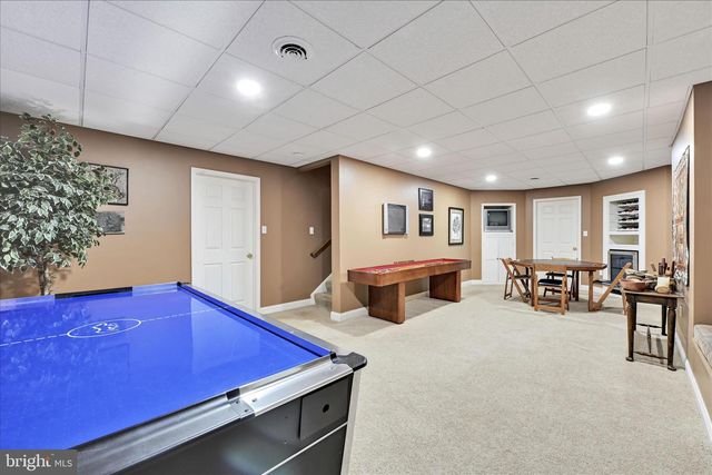 728 WOODFIELD DR, Lititz, PA 17543