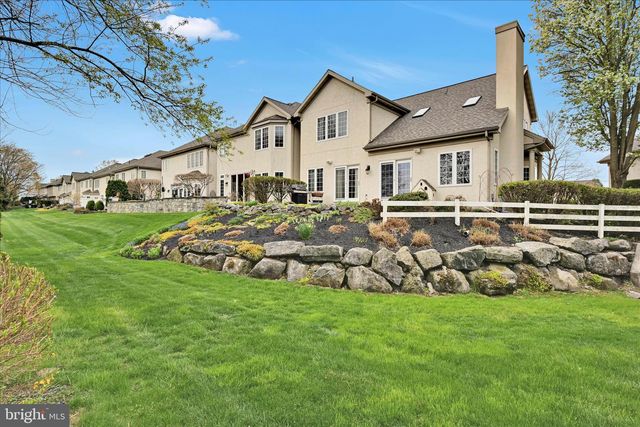 728 WOODFIELD DR, Lititz, PA 17543