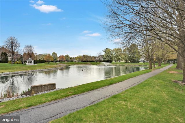 728 WOODFIELD DR, Lititz, PA 17543