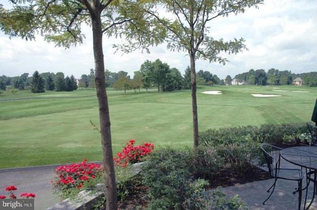 728 WOODFIELD DR, Lititz, PA 17543