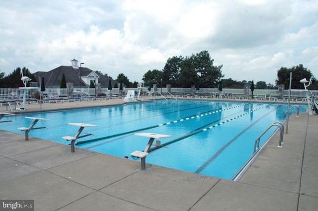 728 WOODFIELD DR, Lititz, PA 17543