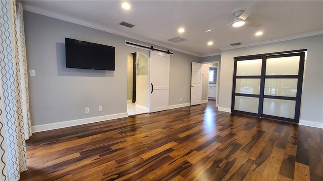 114 W TARGA COURT, Tampa, FL 33606