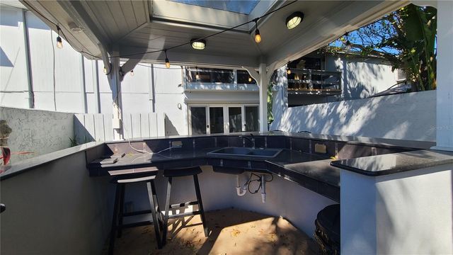 114 W TARGA COURT, Tampa, FL 33606