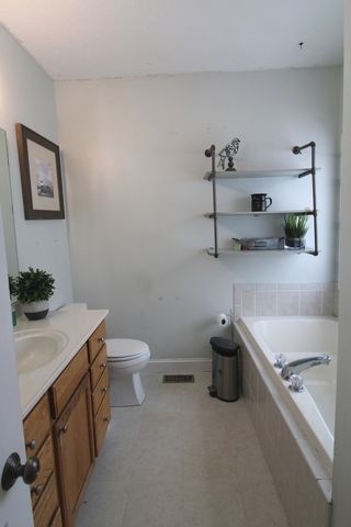 4650 Kelling Street, Davenport, IA 52806