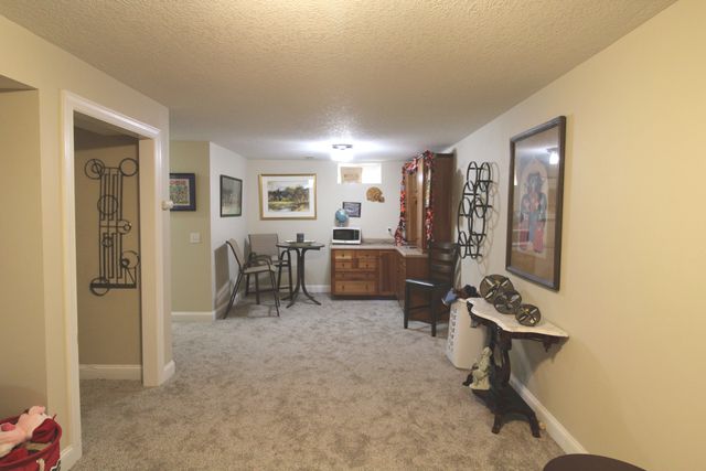 4650 Kelling Street, Davenport, IA 52806