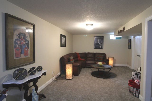 4650 Kelling Street, Davenport, IA 52806