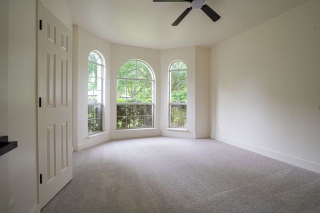 214 Pearly Top Drive, Glenn Heights, TX 75154