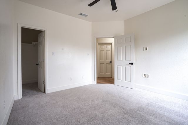 214 Pearly Top Drive, Glenn Heights, TX 75154
