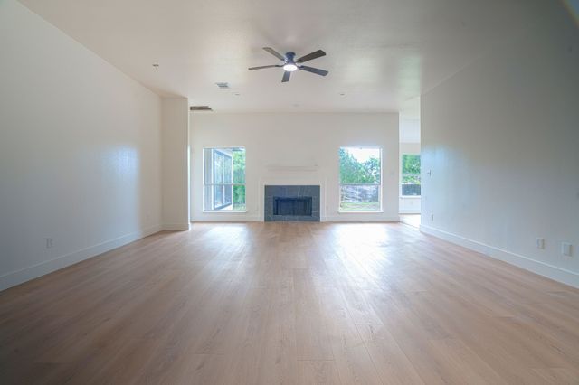 214 Pearly Top Drive, Glenn Heights, TX 75154