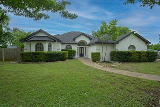 214 Pearly Top Drive, Glenn Heights, TX 75154