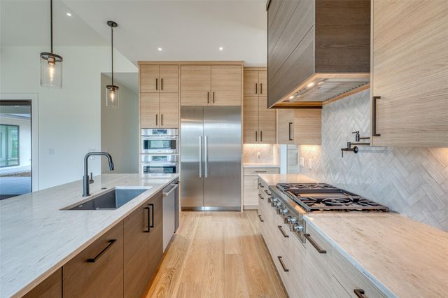 3504 Bay West BLVD, Horseshoe Bay, TX 78657